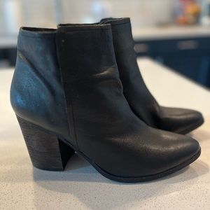 Steve Madden Leather Ankle Boots- Size 11